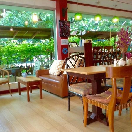 Chanchala Cafe & Hostel Хуа Хин Екстериор снимка
