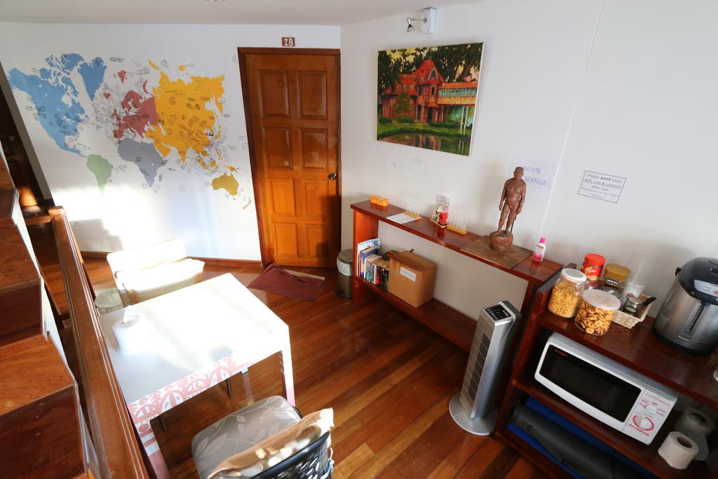 Chanchala Cafe & Hostel Хуа Хин Екстериор снимка