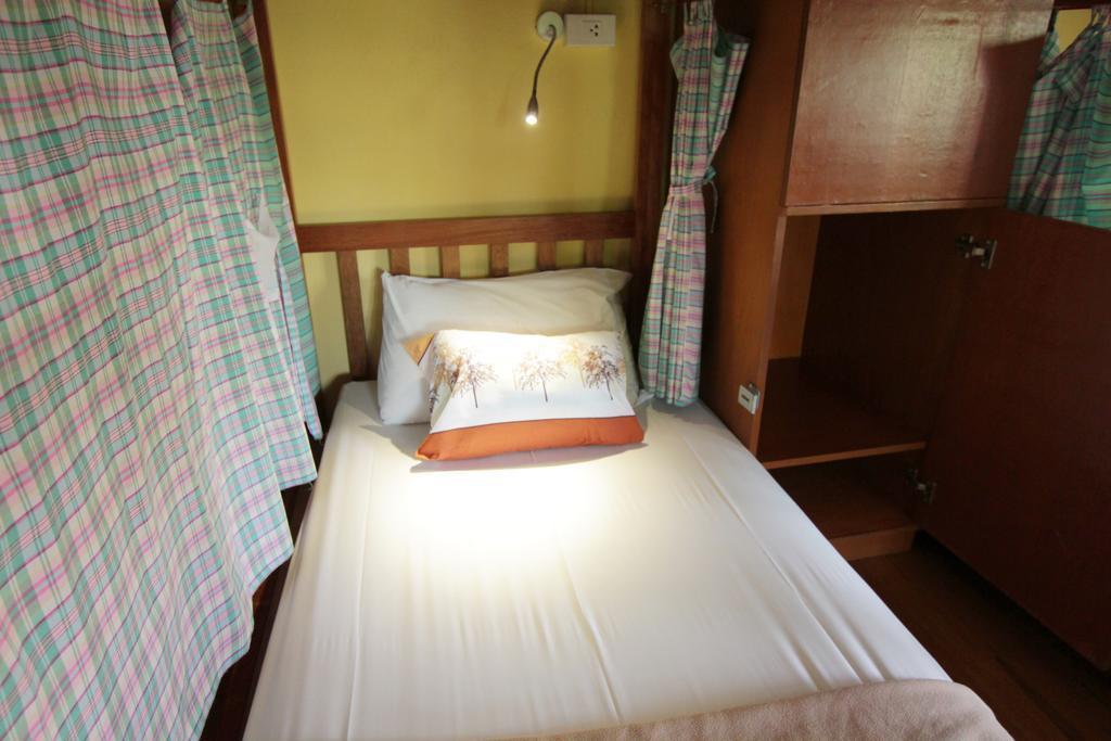 Chanchala Cafe & Hostel Хуа Хин Екстериор снимка