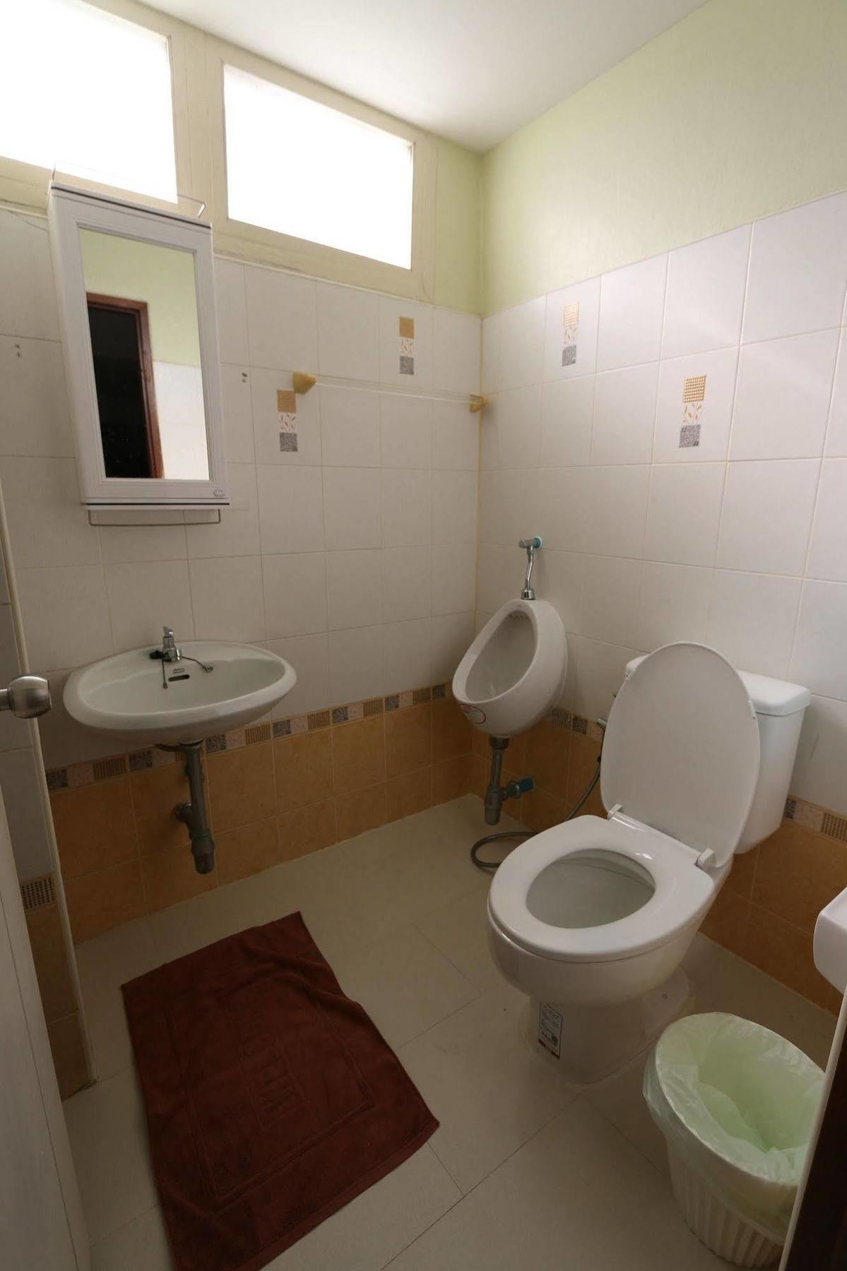 Chanchala Cafe & Hostel Хуа Хин Екстериор снимка