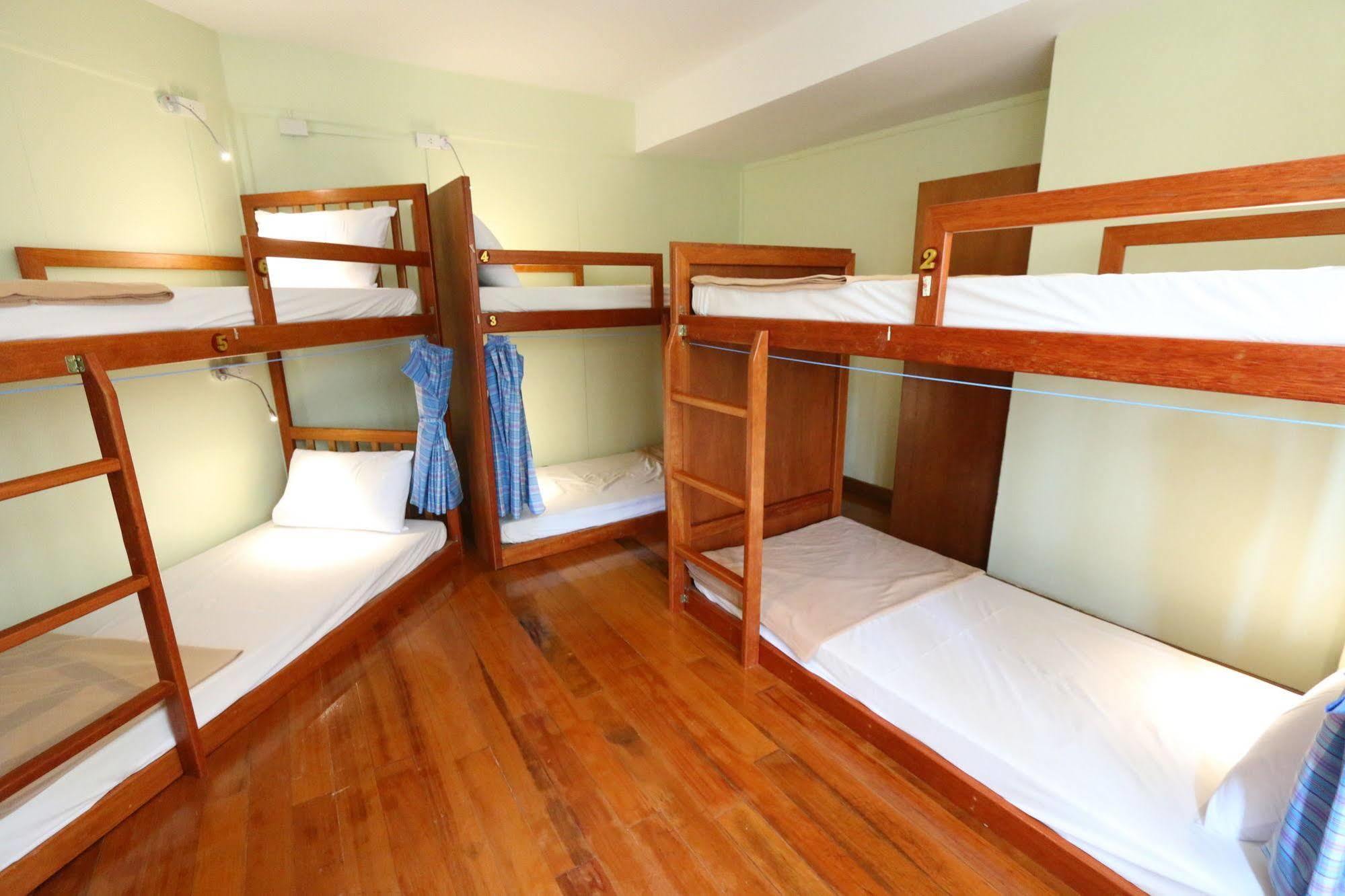 Chanchala Cafe & Hostel Хуа Хин Екстериор снимка