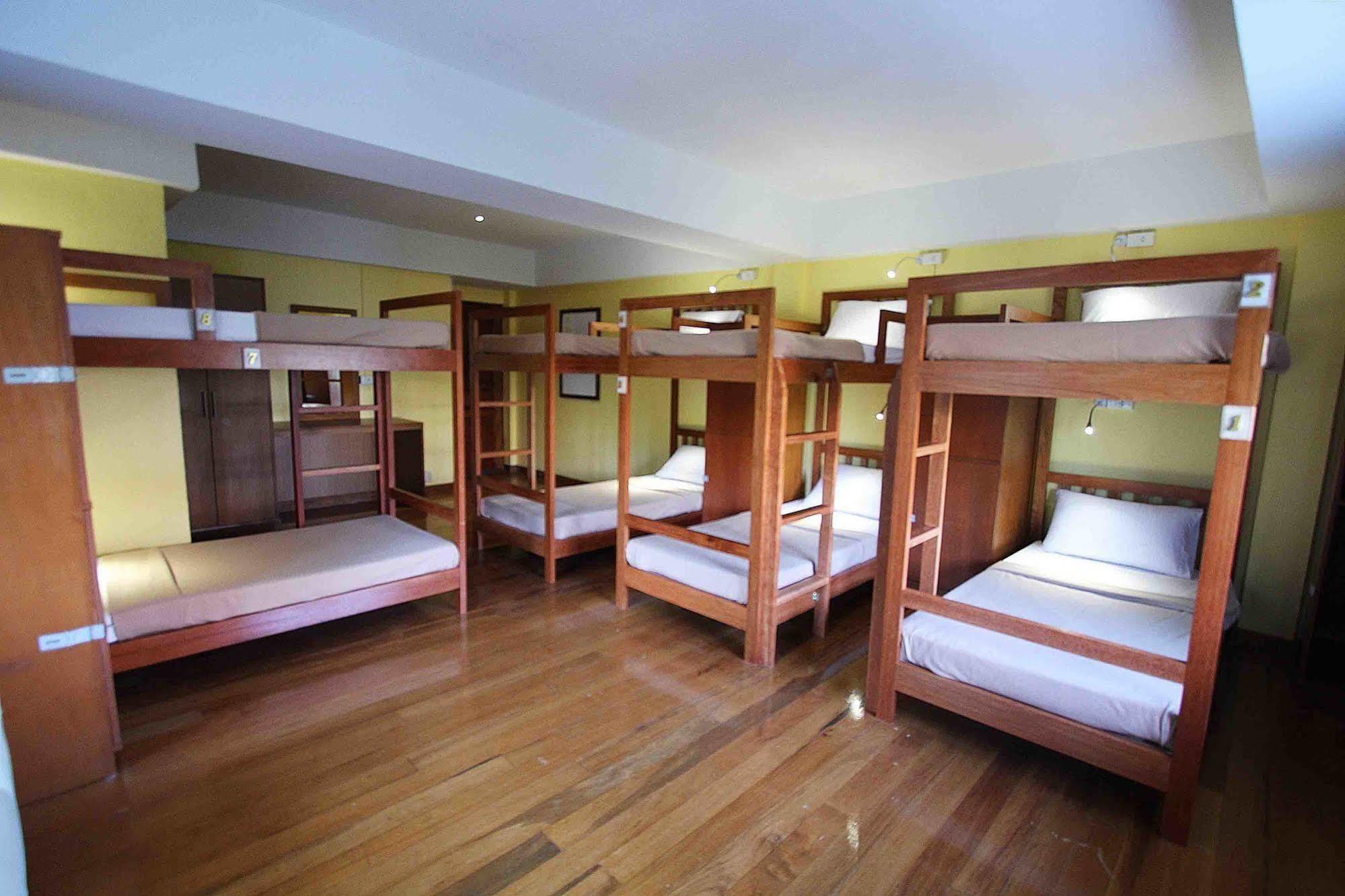 Chanchala Cafe & Hostel Хуа Хин Екстериор снимка