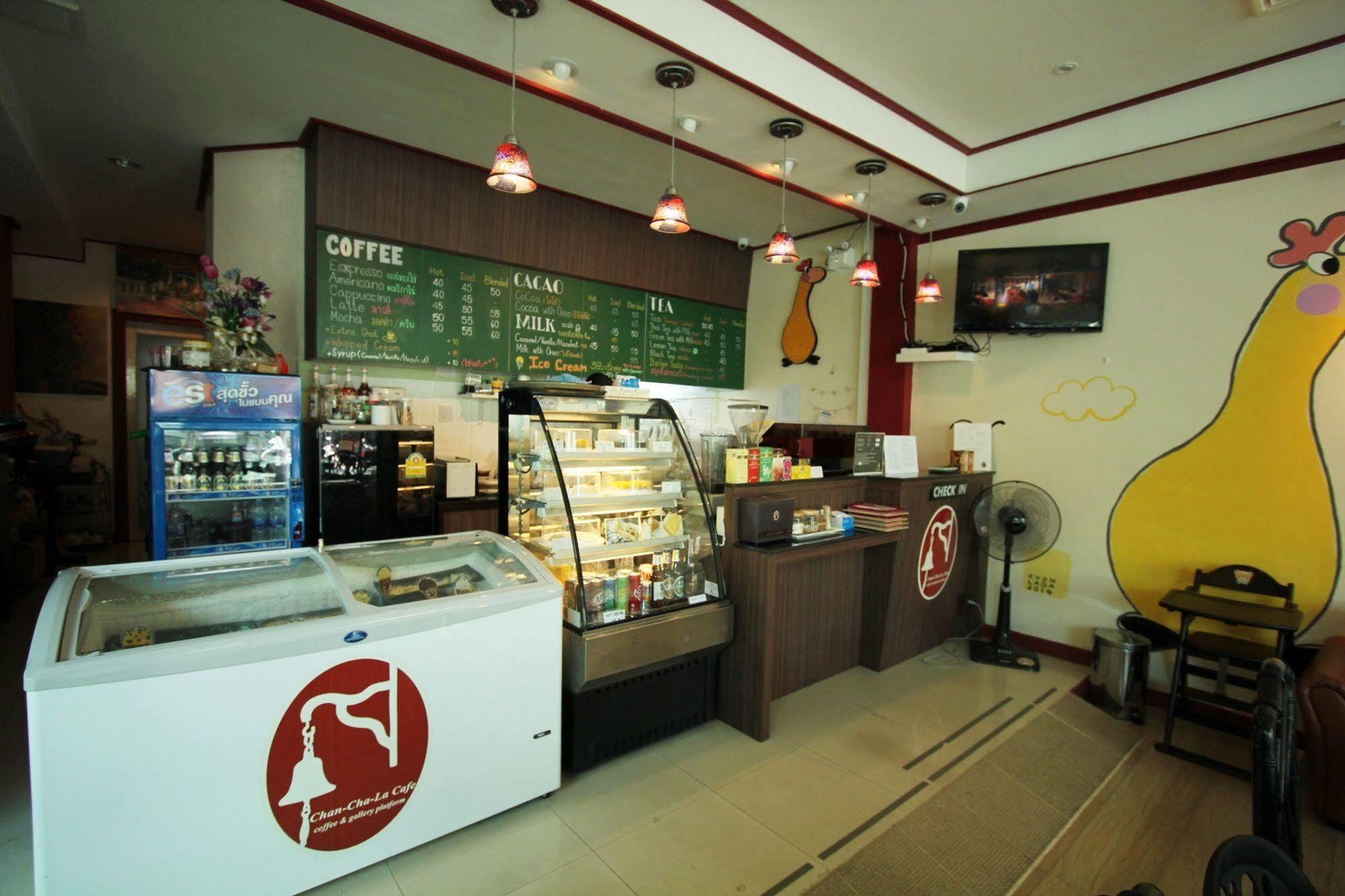 Chanchala Cafe & Hostel Хуа Хин Екстериор снимка